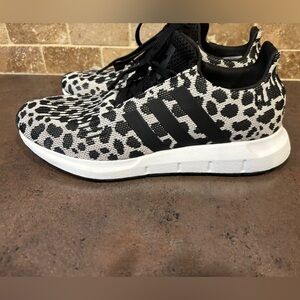 Adidas Swift Run 1.0